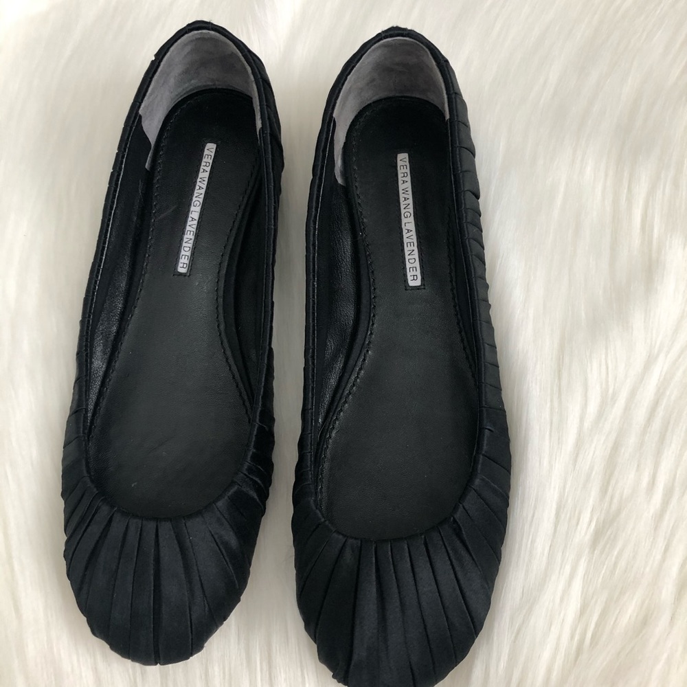 Gorgeous Vera Wang Lavander Line  ballet flats